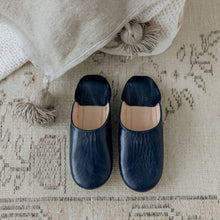Load image into Gallery viewer, Slippers Navy
